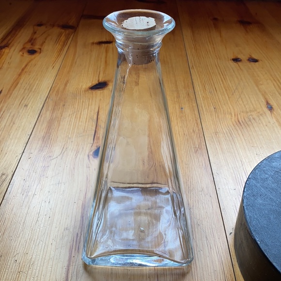 Clear Glass Vase with Cork Stopper - Picture 15 of 16